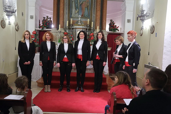 “Božićna čarolija” – koncert klapa u petrčanskoj crkvi sv. Ivana i Pavla “Božićna čarolija” – koncert klapa u petrčanskoj crkvi sv. Ivana i Pavla