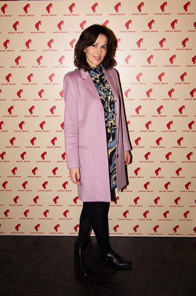 Više od 30.000 ljudi diljem Hrvatske sudjelovalo je 2015. godine u Julius Meinl Poetry projektu te pisanju stihova. A priliku da prvi svoju kavu u 2015. godini plaćaju stihovima imali su Milana Vlaović, Jelena Veljača, Judita Franković, Enes Vejzović, And