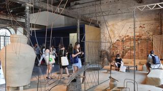 Na 16. Venecijanskom bijenalu otvoren Hrvatski paviljon s instalacijom Oblak Pergola Na 16. Venecijanskom bijenalu otvoren Hrvatski paviljon s instalacijom Oblak Pergola