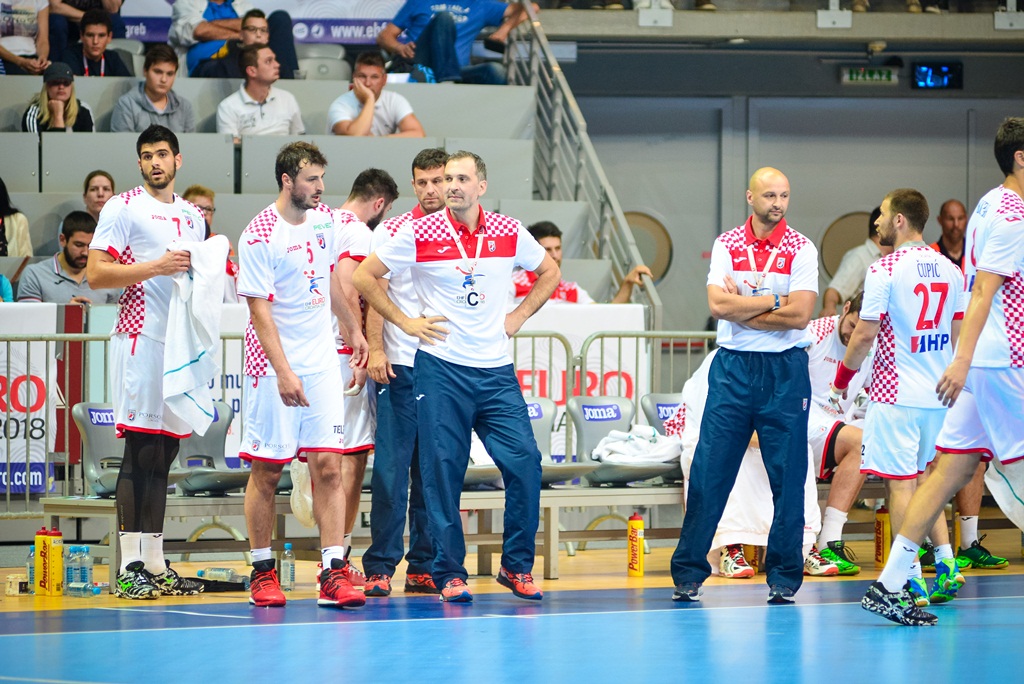 U doista sjajnoj atmosferi koju je stvorilo oko 5000 navijača iz cijele Hrvatske, naši su rukometni reprezentativci remizirali sa Švedskom i to s rezultatom 25-25. Bila je to ‘kaubojima’ pretposljednja pripremna utakmica uoči Olimpijskih igara