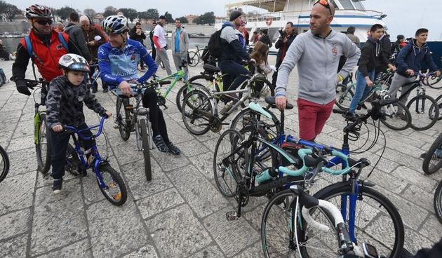 Branimirova obala: Start tradicionalne Božićne biciklijade Zadar-Vir. Foto: Dino Stanin/PIXSELL