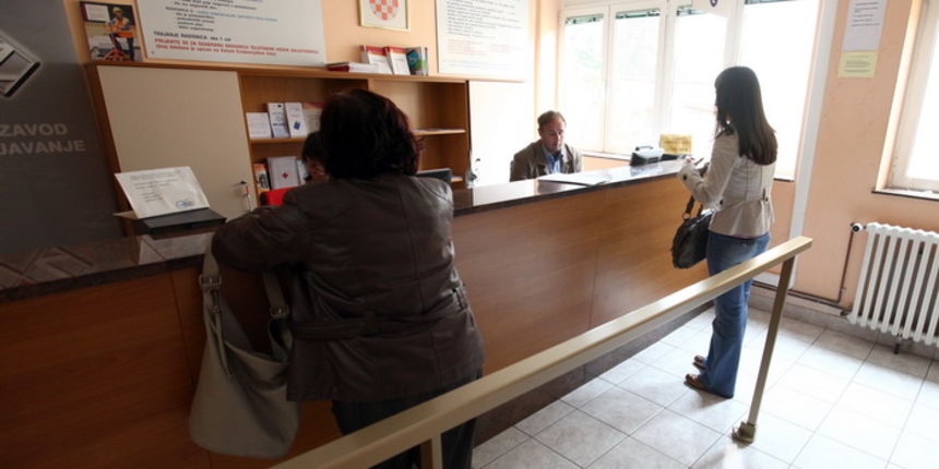 Zadar, 060510. Zavod za zaposljavanje u Zadru. Na fotografiji : prijemni ured. Foto : Vladimir Ivanov / CROPIX