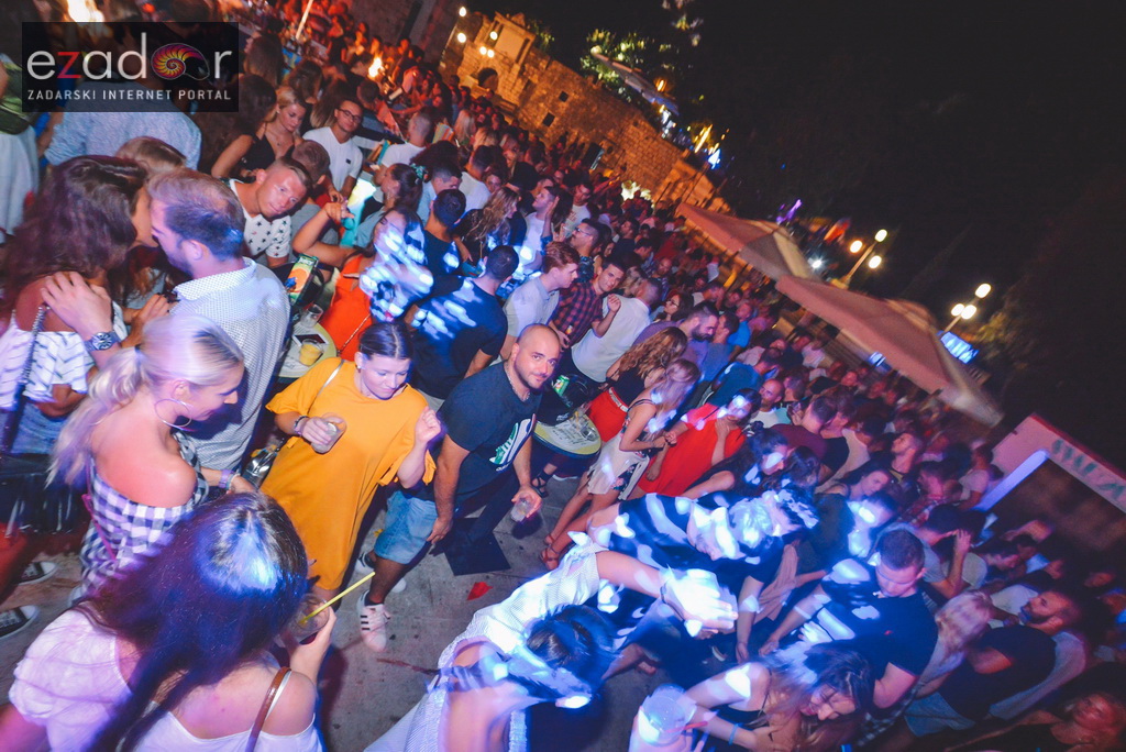 Saturday Night with DJ Dizzy @ Svarog Bar