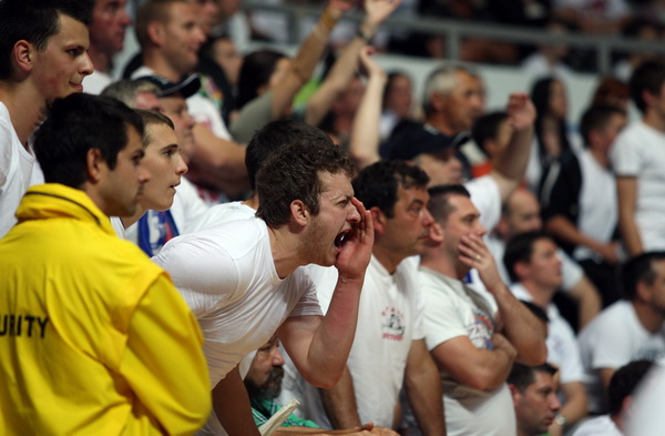 Zagreb, 180513.
Dvorana Kresimira Cosica. Kosarkaska utakmica polufinala doigravanja za prvaka Hrvatske (1 utakmica) izmedju KK Zadar i KK Cedevita.
Na fotografiji: navijaci Zadra Tornado.
Foto: Jure Miskovic / CROPIX Zagreb, 180513.
Dvorana Kresimira Cosica. Kosarkaska utakmica polufinala doigravanja za prvaka Hrvatske (1 utakmica) izmedju KK Zadar i KK Cedevita.
Na fotografiji: navijaci Zadra Tornado.
Foto: Jure Miskovic / CROPIX