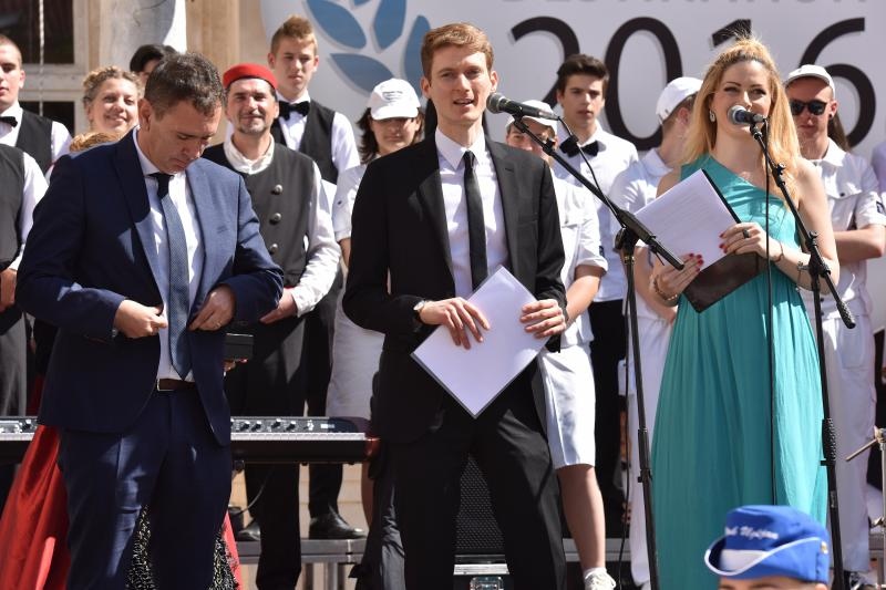 Zadru dodijeljeno priznanje European Best Destination 2016. Foto: Dino Stanin/PIXSELL Zadru dodijeljeno priznanje European Best Destination 2016. Foto: Dino Stanin/PIXSELL