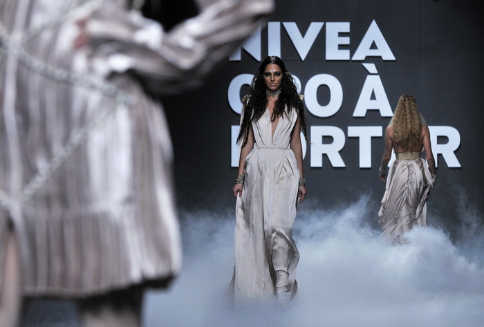 Zagreb, 061009.
West Gate.
Revija modne kuce Hippy Garden, u sklopu Cro a Portera.
Foto: Boris Kovacev / CROPIX