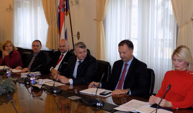 Dom županije, Božidar Longin