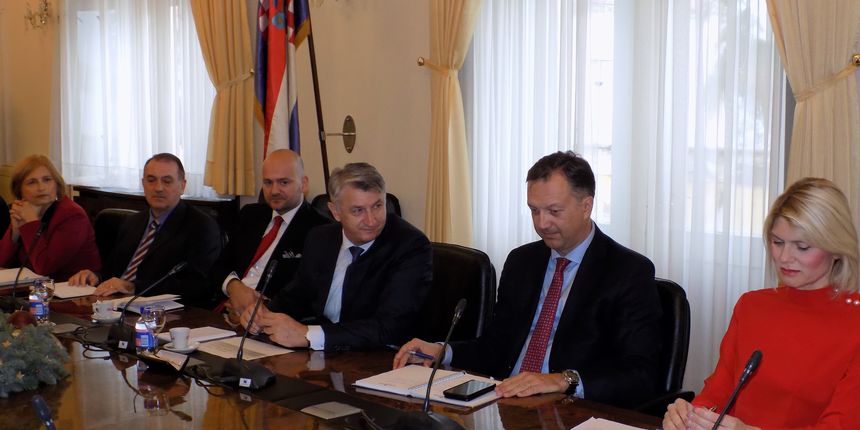 Dom županije, Božidar Longin