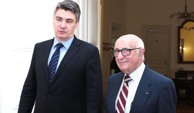 Zagreb – Predsjednik Vlade Republike Hrvatske Zoran Milanovic sastao se danas u Banskim dvorima s predsjednikom Medjunarodnog kaznenog suda za bivsu Jugoslaviju Theodorom Meronom. Photo: Patrik Macek/PIXSELL Autor  Patrik Macek/PIXSELL Ključne riječi  sas