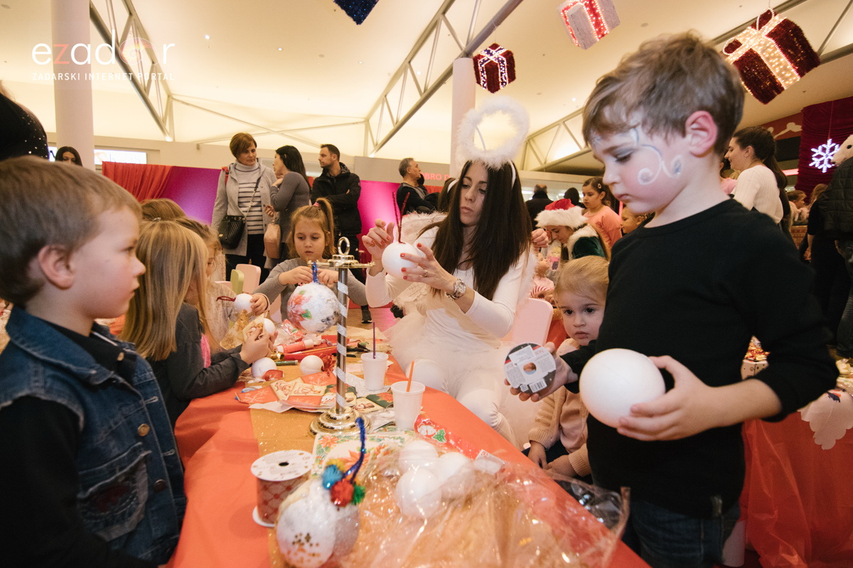Zimski sportovi s Djedom Božićnjakom Zimski sportovi s Djedom Božićnjakom