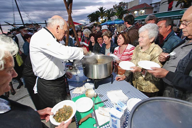 5. Eno-eko-gastro-etno stol (foto: Marin Gospić)