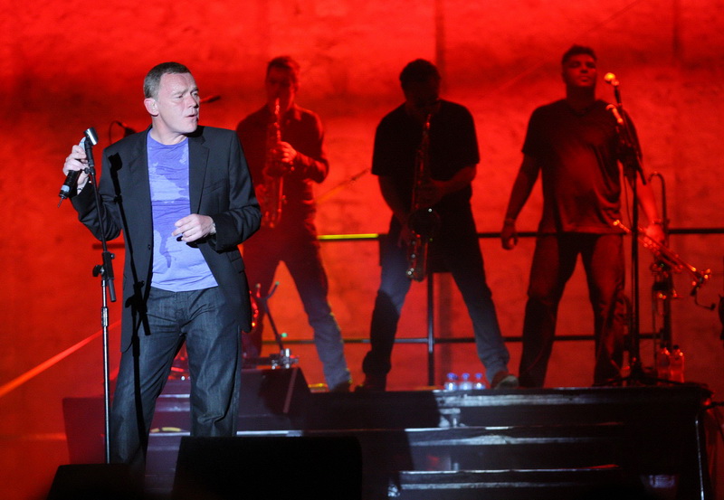 Zadar, 310711.
Britanska reggae grupa UB40 odrzala je koncet pred mnogobrojnom publikom na zadarskom Forumu.
Foto: Vladimir Ivanov / CROPIX Zadar, 310711.
Britanska reggae grupa UB40 odrzala je koncet pred mnogobrojnom publikom na zadarskom Forumu.
Foto: Vladimir Ivanov / CROPIX