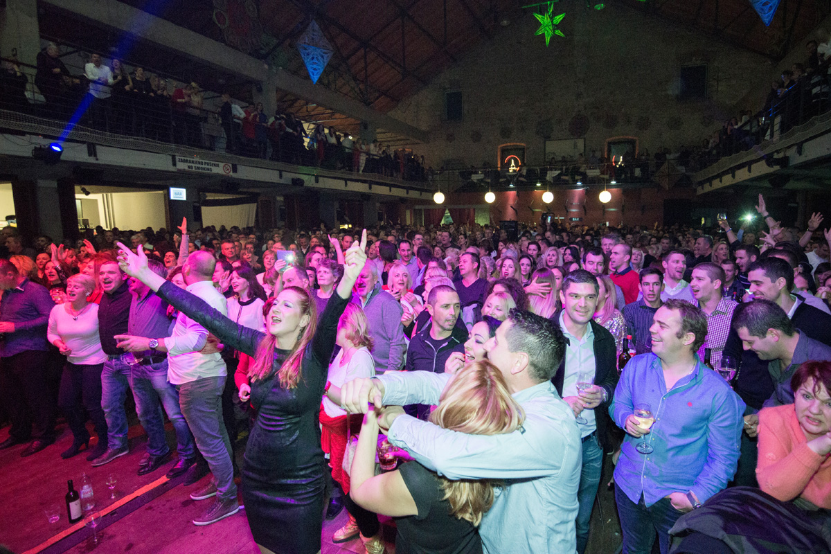 Božićni koncert Tomislava Bralića i klape Intrade u zadarskom klubu Arsenal 25. prosinca 2016.