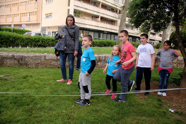 Sportska manifestacija za djecu “1000 koraka kroz 1000 ulica” SŠ “Loptica” Sportska manifestacija za djecu “1000 koraka kroz 1000 ulica” SŠ “Loptica”