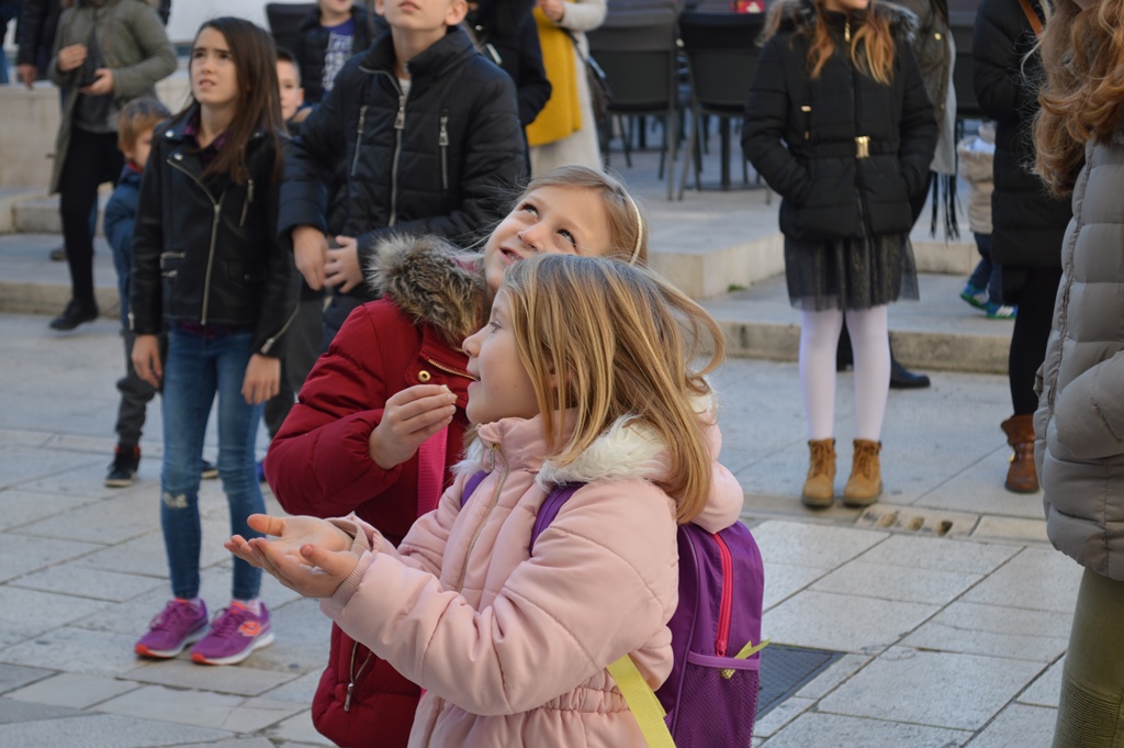 Djed Božićnjak iz Laponije stigao na Forum- poštom!