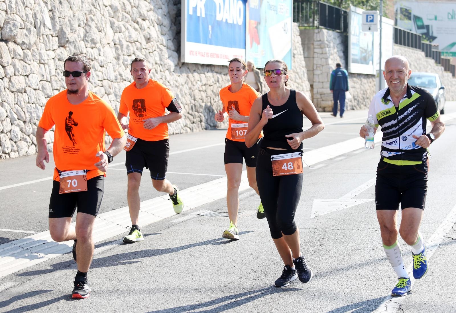 Šibenik: Dječja te utrke Šibenskih deset & Draženova četvorka povodom 53. rođendana Dražena Petrovića Šibenik: Dječja te utrke Šibenskih deset & Draženova četvorka povodom 53. rođendana Dražena Petrovića