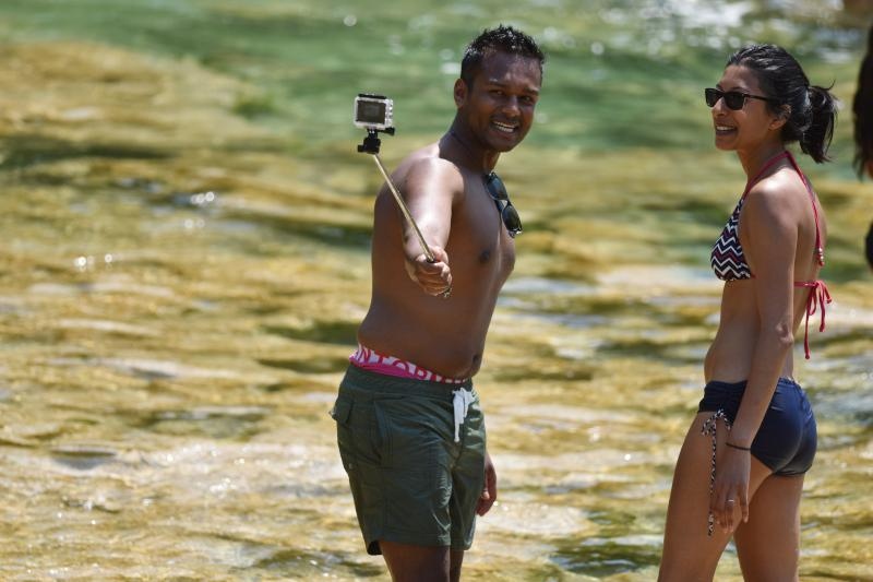 Puno lipog svita uživalo u svježini Krke na Skradinskom buku