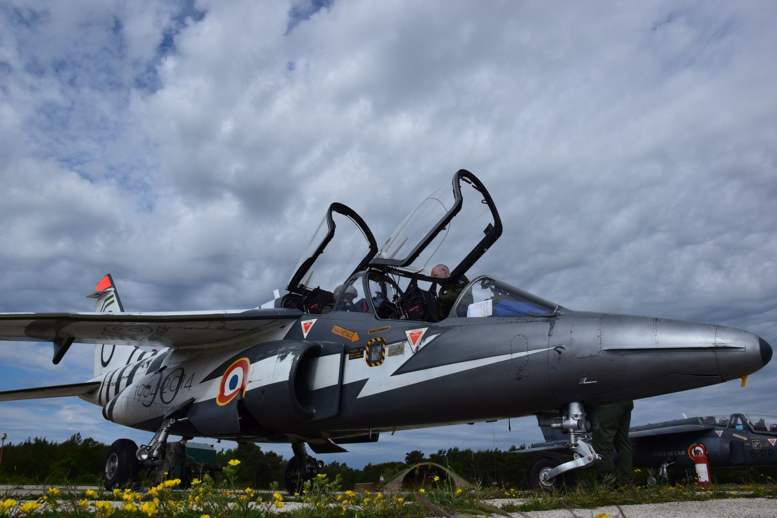 Tri francuska vojna aviona Dassault Alphajet u posjeti bazi Zemunik