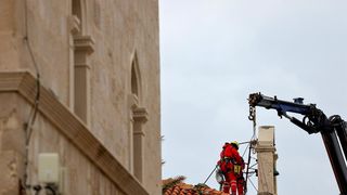 Uklanja se zvono s Kneževog dvora u Pagu Uklanja se zvono s Kneževog dvora u Pagu