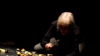 “Ana i Ona” naziv je predstave čijom je premijerom sinoć u zadarskom Kazalištu lutaka započela umjetnička revija pod nazivom “Nosi se Teatro Verrdi”.