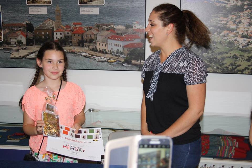 Etno dani: Osnovci igrali “Igru pamtilicu” u Gradskoj straži Etno dani: Osnovci igrali “Igru pamtilicu” u Gradskoj straži