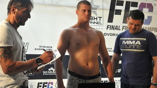 Zadar, 090513.
Sluzbeno vaganje sudionika za borilacki spektakl FFC 04 koji se sutra odrzava u dvorani na Visnjiku.
Foto: Luka Gerlanc / CROPIX Zadar, 090513.
Sluzbeno vaganje sudionika za borilacki spektakl FFC 04 koji se sutra odrzava u dvorani na Visnjiku.
Foto: Luka Gerlanc / CROPIX