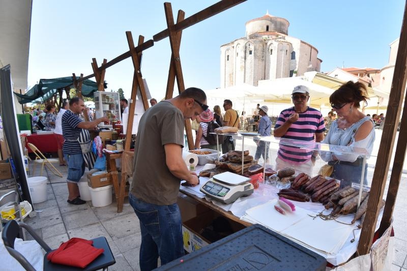 Sajam “Proizvodi hrvatskog sela” na zadarskom Forumu. Foto: Dino Stanin/PIXSELL