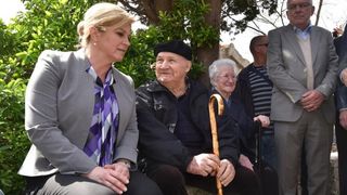 Predsjednica Grabar Kitarović posjetila otok Ist. Foto: Dino Stanin/PIXSELL