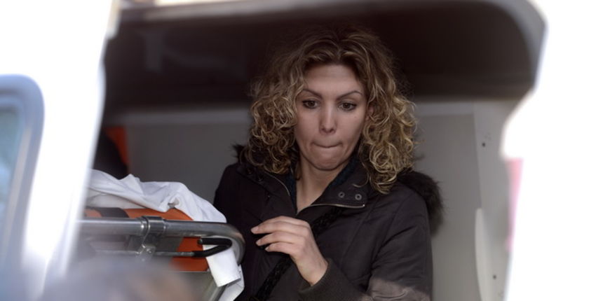 Zagreb, 070213.
Aerodrom Pleso.
Zahvaljujuci humanitarnoj akciji koja je digla na noge cijelu Hrvatsku, napokon su skupljeni novci za lijecenje Nore Situm u Americi. Nora se danas sa Plesa uputila prema djecjoj bolnici u Philadelphiji.
Na fotografiji: mam