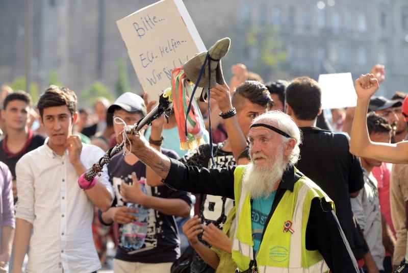 Izbjeglice i imigranti na željezničkom kolodvoru Keleti ulicama Budimpešte, Photo: Marko Jurinec/PIXSELL Izbjeglice i imigranti na željezničkom kolodvoru Keleti ulicama Budimpešte, Photo: Marko Jurinec/PIXSELL