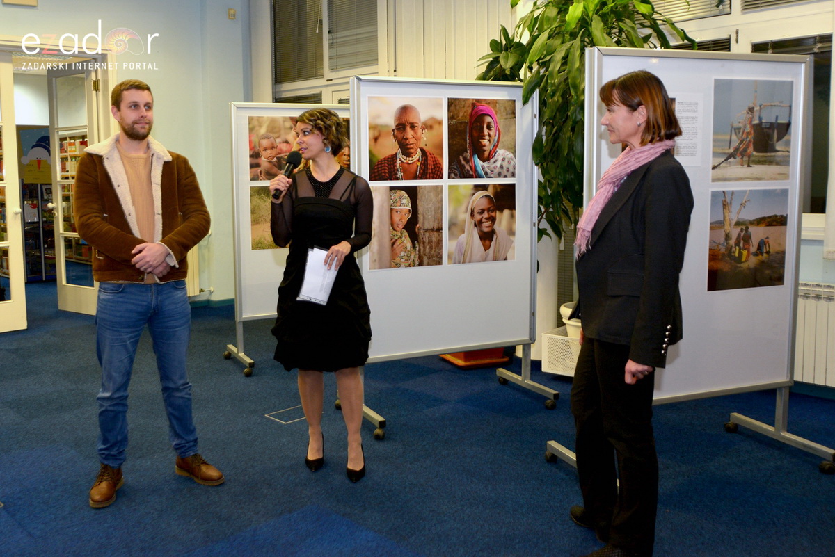 Gradska knjižnica Zadar: Otvorenje izložbe fotografija “Afrika na kvadrat” autora Filipa Brale Gradska knjižnica Zadar: Otvorenje izložbe fotografija “Afrika na kvadrat” autora Filipa Brale
