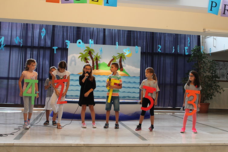 Gradonačelnik Dukić posjetio OŠ Bartul Kašić prvog dana škole Gradonačelnik Dukić posjetio OŠ Bartul Kašić prvog dana škole