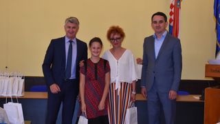 Župan ugostio nagrađene učenike osnovnih i srednjih škola Župan ugostio nagrađene učenike osnovnih i srednjih škola