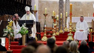 Nadbiskup Milan Zgrablić predvodio misu zadušnicu za Papu Franju Nadbiskup Milan Zgrablić predvodio misu zadušnicu za Papu Franju