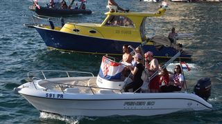 Svečani doček zadarskih Vatrenih: Jedrenjakom Branimir plovili od Gradskog mosta do gata na zadarskoj rivi