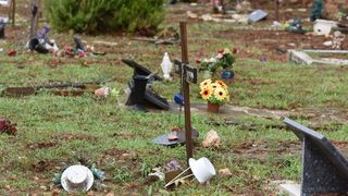 Djelatnici Nasada saniraju štetu na Gradskom groblju Zadar Djelatnici Nasada saniraju štetu na Gradskom groblju Zadar