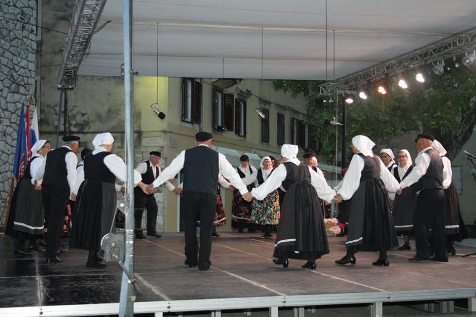 smotra folklora; etno dani