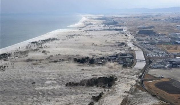 Tsunami nakon potresa u Japanu, Foto: AP Photo