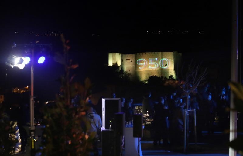 Sibenik – U noci muzeja u Sibeniku svecano je otvorena uredjena tvrdjava Barone. Cestitku za otvaranje uputio je i Jaksa Puljiz, zamjenik ministra regionalnog razvoja i fondova Europske unije. Svjetlosna igra laserskih zraka simbolicno je povezala tvrdjav Sibenik – U noci muzeja u Sibeniku svecano je otvorena uredjena tvrdjava Barone. Cestitku za otvaranje uputio je i Jaksa Puljiz, zamjenik ministra regionalnog razvoja i fondova Europske unije. Svjetlosna igra laserskih zraka simbolicno je povezala tvrdjav