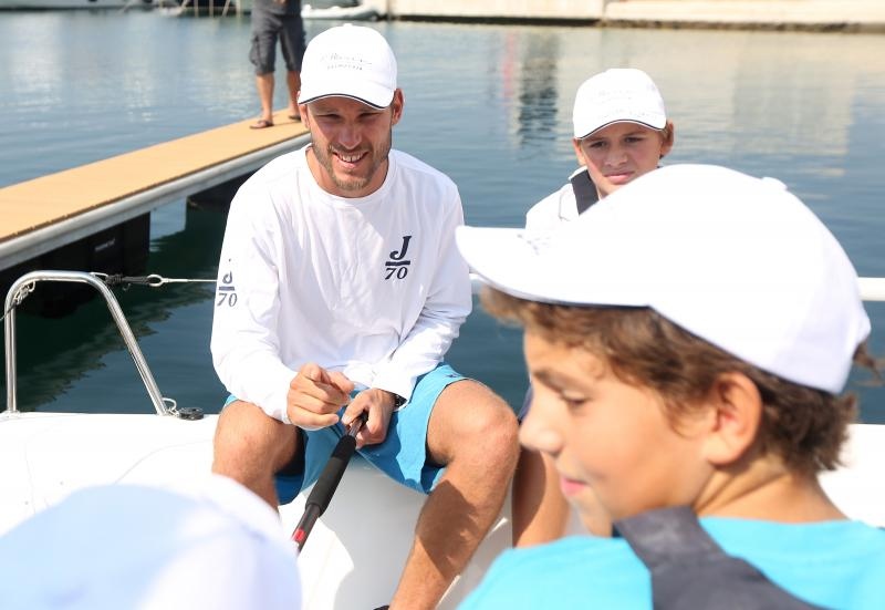 Zlatni olimpijci Fantela i Marenić družili se sa šibenskom djecom povodom dana jedrenja. Photo: Duško Jaramaz/PIXSELL Zlatni olimpijci Fantela i Marenić družili se sa šibenskom djecom povodom dana jedrenja. Photo: Duško Jaramaz/PIXSELL