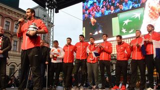 Zlatne tenisače na Trgu bana Josipa Jelačića dočekale tisuće navijača Zlatne tenisače na Trgu bana Josipa Jelačića dočekale tisuće navijača