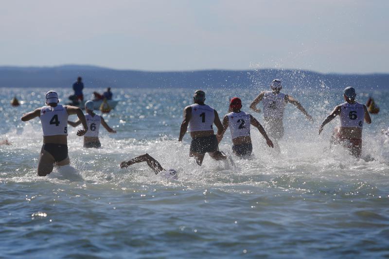 Na plaži u Zatonu kod Zadra održan je tečaj Hrvatskog crvenog križa za  djevojke i mladiće kako bi dobili licencu za spasioce na plažama Zadarske županije. Photo: Filip Brala/PIXSELL