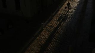 Približavanjem zimskog solsticija, odnosno tkzv. suncostaja dani su sve kraći, a sjene izražajnije.  Photo: Filip Brala/PIXSELL