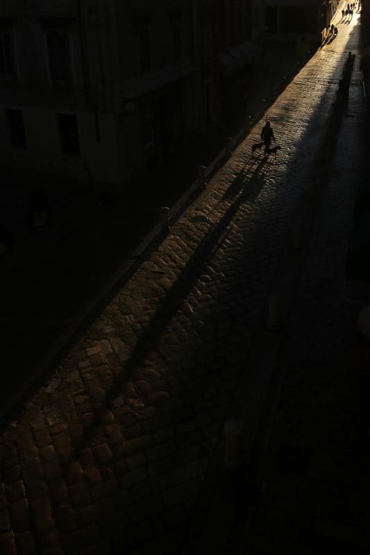 Približavanjem zimskog solsticija, odnosno tkzv. suncostaja dani su sve kraći, a sjene izražajnije.  Photo: Filip Brala/PIXSELL