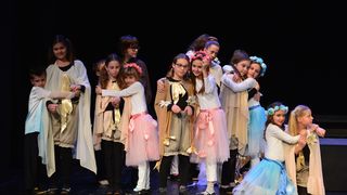 Premijera predstave “U sjeni” udruge “Igrajmo se” Premijera predstave “U sjeni” udruge “Igrajmo se”