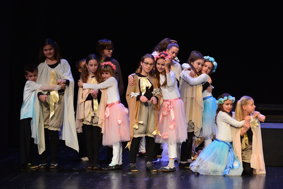 Premijera predstave “U sjeni” udruge “Igrajmo se” Premijera predstave “U sjeni” udruge “Igrajmo se”