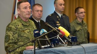 Pao Kiowa Warrior: Izvanredna konferencija za medije u Zemuniku Pao Kiowa Warrior: Izvanredna konferencija za medije u Zemuniku