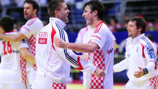 Vrsac, 160112.
Europsko prvenstvo u rukometu u Srbiji.
Prvo kolo, utakmica izmedju Hrvatske i Islanda.
Na slici: slavlje hrvatskih igraca.
Foto: Drazen Aleksic / CROPIX Vrsac, 160112.
Europsko prvenstvo u rukometu u Srbiji.
Prvo kolo, utakmica izmedju Hrvatske i Islanda.
Na slici: slavlje hrvatskih igraca.
Foto: Drazen Aleksic / CROPIX