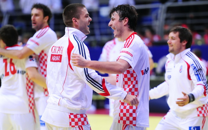 Vrsac, 160112.
Europsko prvenstvo u rukometu u Srbiji.
Prvo kolo, utakmica izmedju Hrvatske i Islanda.
Na slici: slavlje hrvatskih igraca.
Foto: Drazen Aleksic / CROPIX Vrsac, 160112.
Europsko prvenstvo u rukometu u Srbiji.
Prvo kolo, utakmica izmedju Hrvatske i Islanda.
Na slici: slavlje hrvatskih igraca.
Foto: Drazen Aleksic / CROPIX