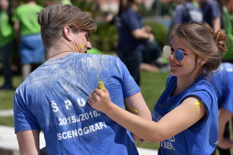 Ludijada zadarskih maturanata uz pjesmu i kupanje na Morskim orguljama. Foto: Dino Stanin/PIXSELL Ludijada zadarskih maturanata uz pjesmu i kupanje na Morskim orguljama. Foto: Dino Stanin/PIXSELL